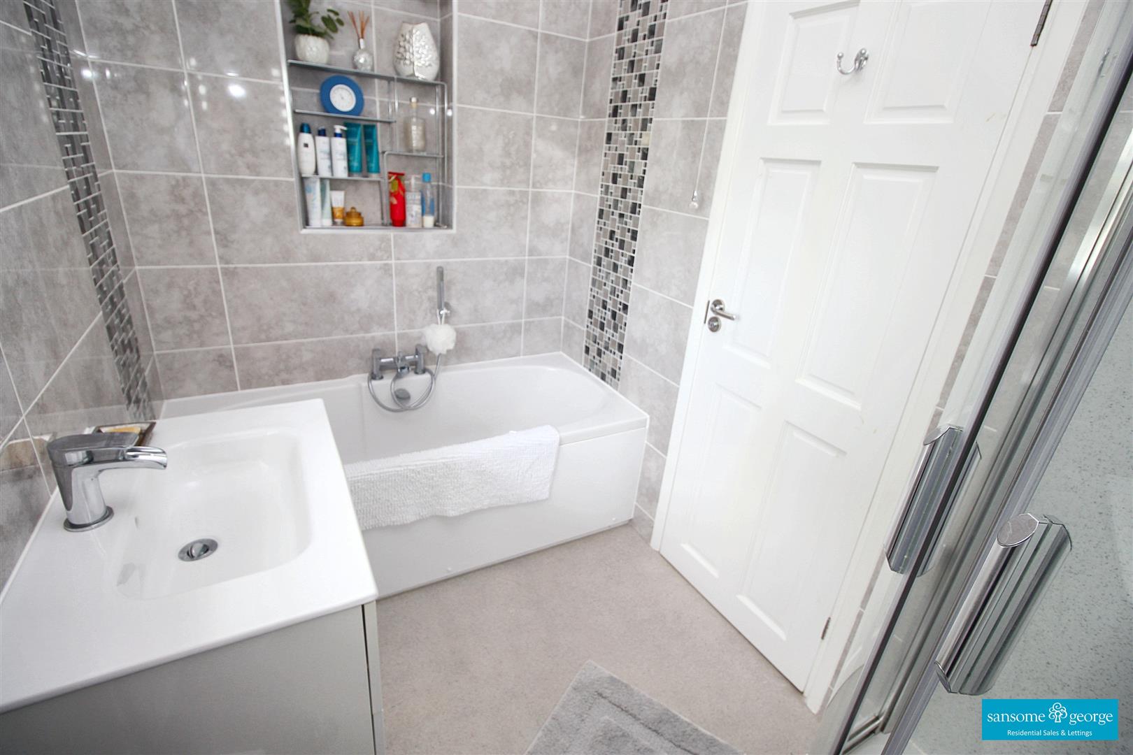 Warborough Avenue, Tilehurst, Reading